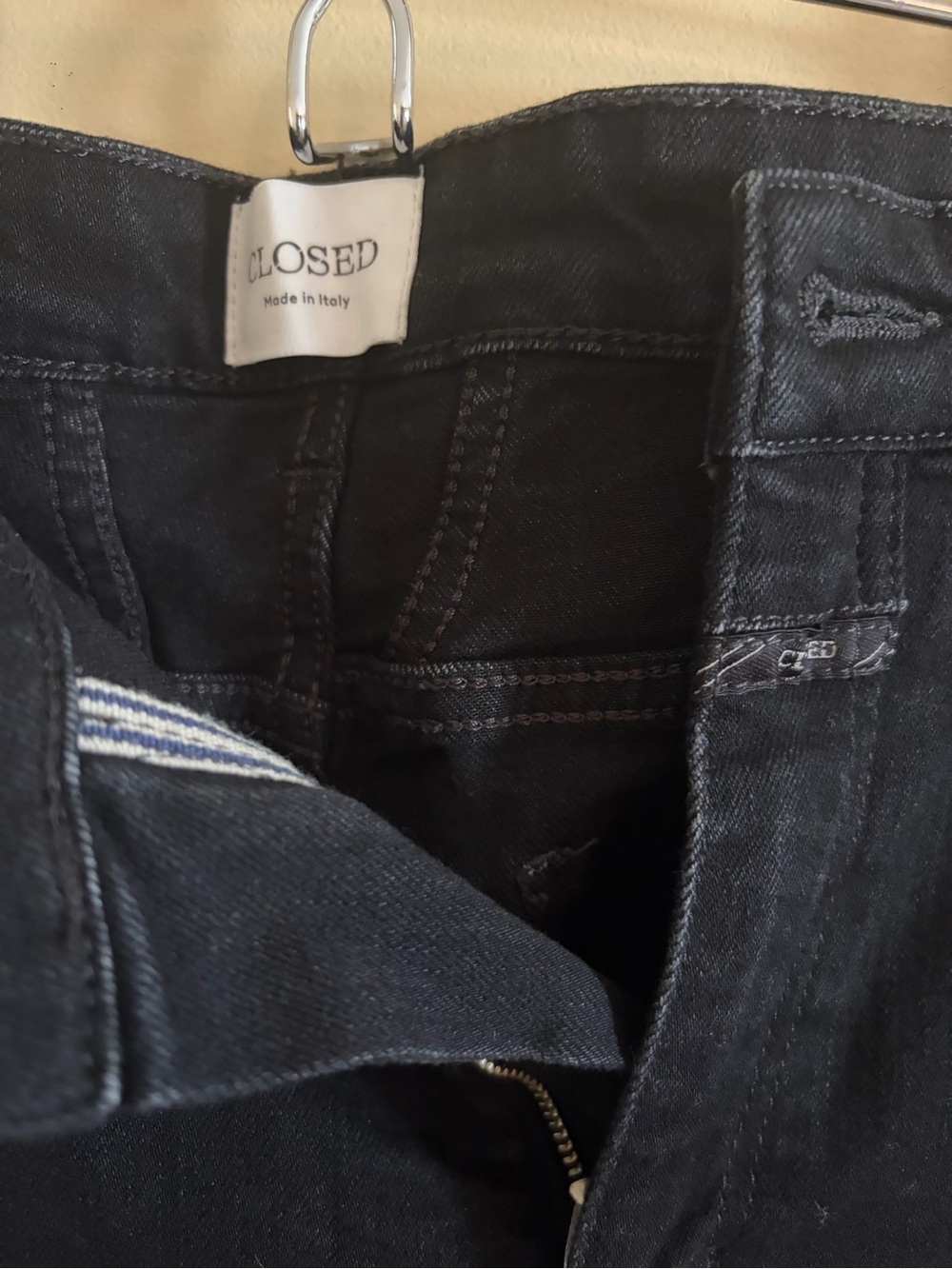 Closed Rawlin Flared Jeans - Picture 7 of 9